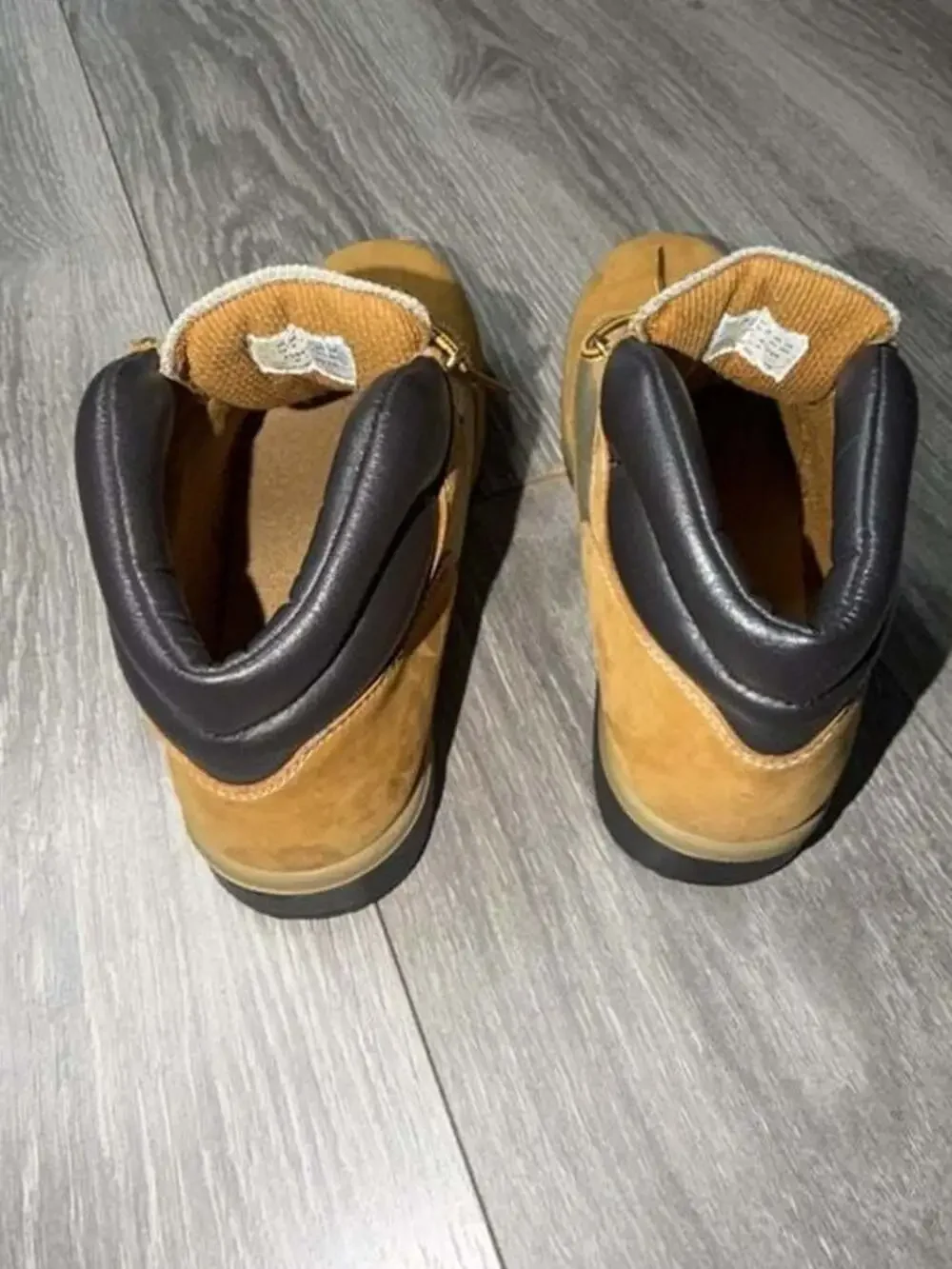 Timberland Youth Field Boot Wheat Leather and Fabric BOYS 6.5